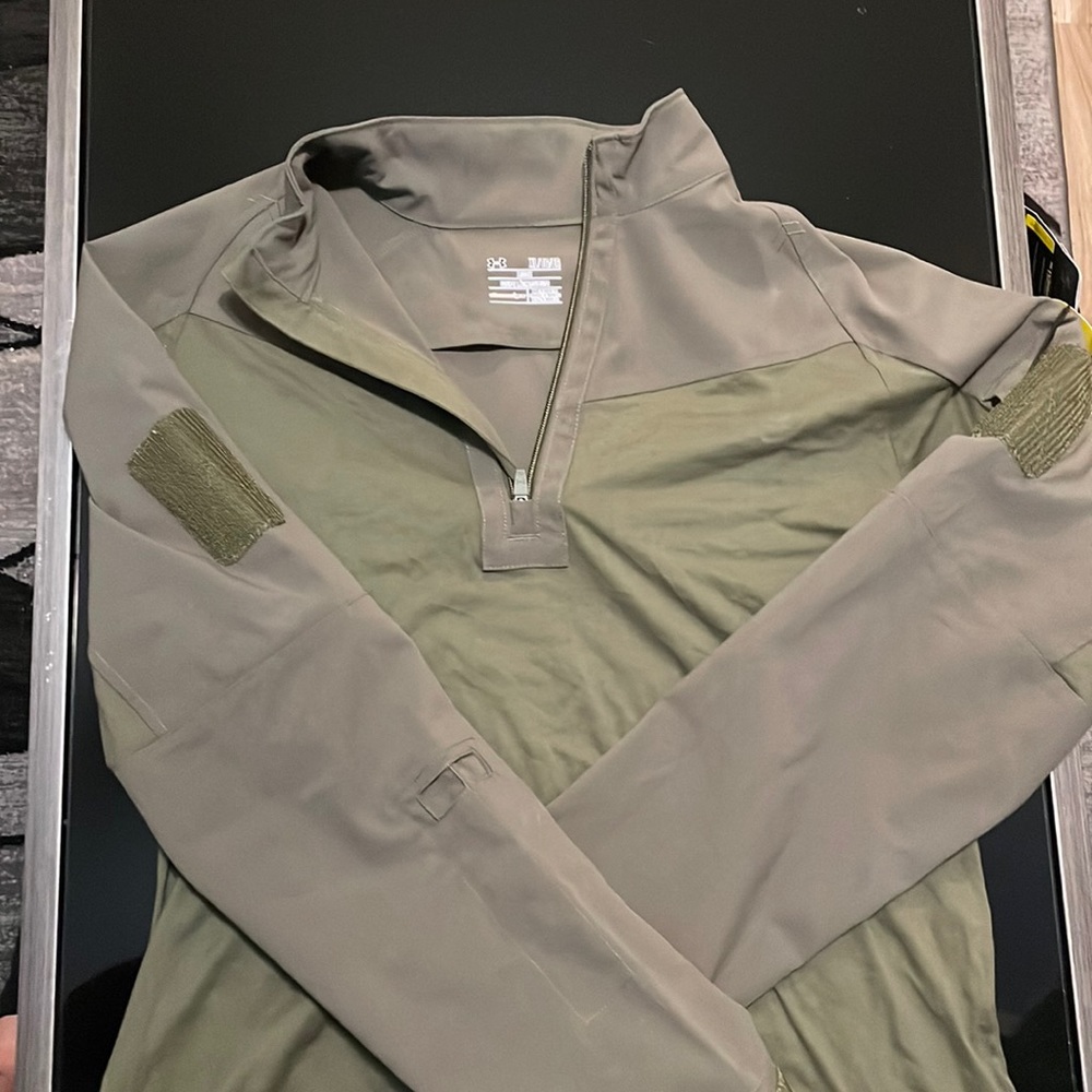 Under Armour field jacket never worn with tags size XL